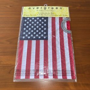 Evergreen Garden Flag